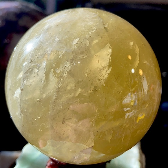 🔥SALE🔥 Yellow Smokey Quartz Crystal Sphere! Watch The Video! - Picture 11 of 12